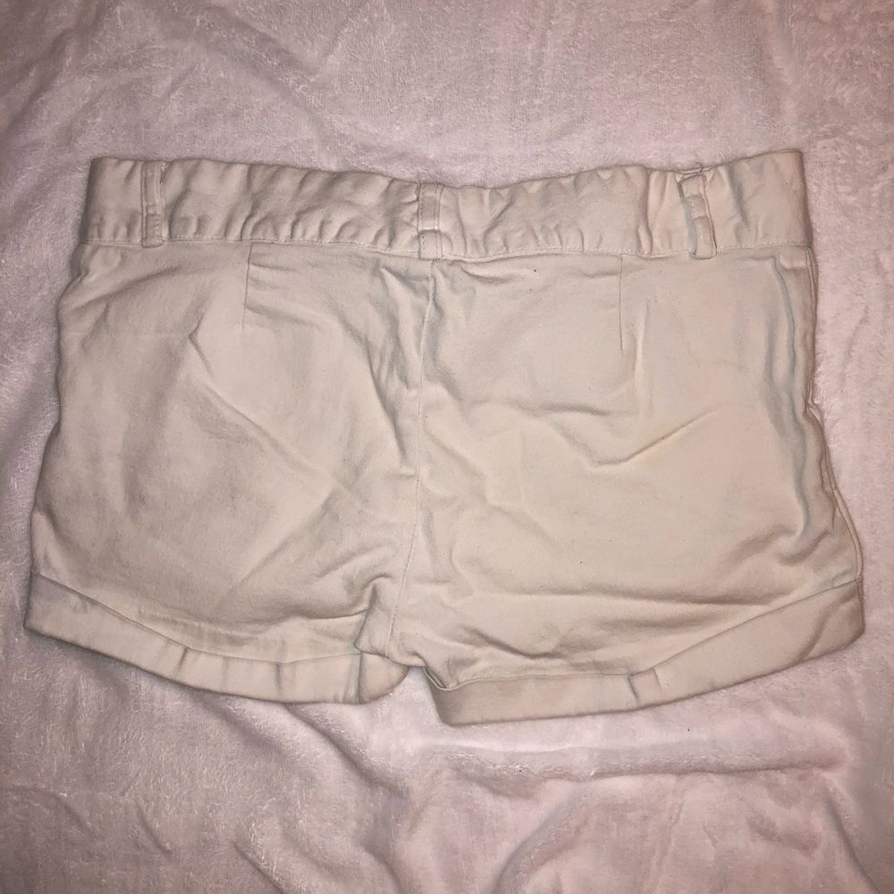 Rue 21 white shorts size 4 like new condition - Picture 2 of 2